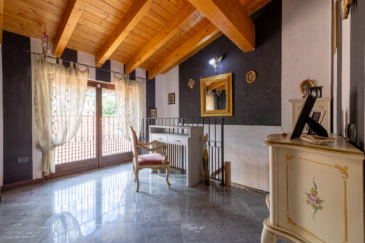 House with garden in Gravedona ed Uniti – completely renovated