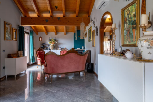 House with garden in Gravedona ed Uniti – completely renovated