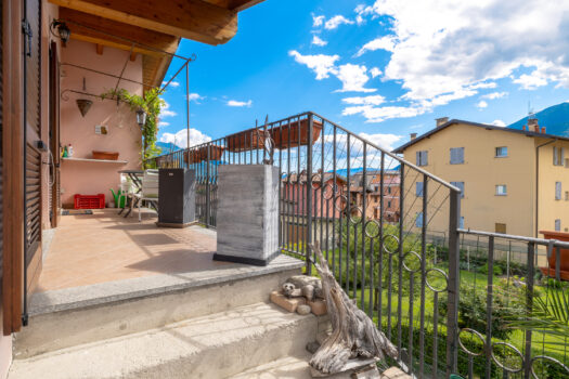 House with garden in Gravedona ed Uniti – completely renovated