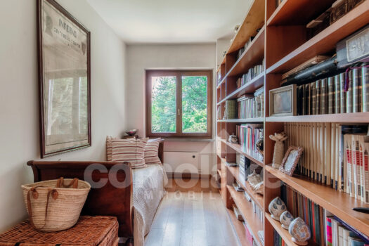 Independent villa with spacious garden