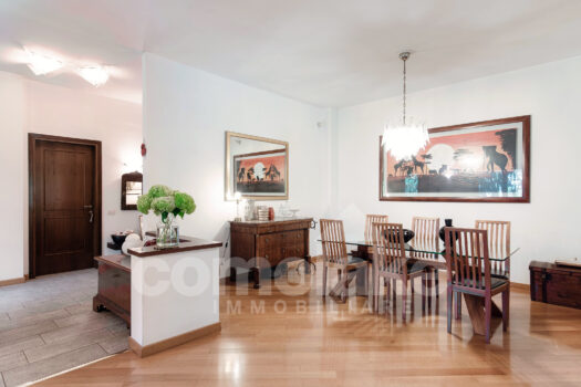 Independent villa with spacious garden