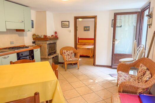 House with garden in San Siro – lake view