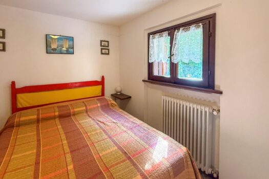 House with garden in San Siro – lake view