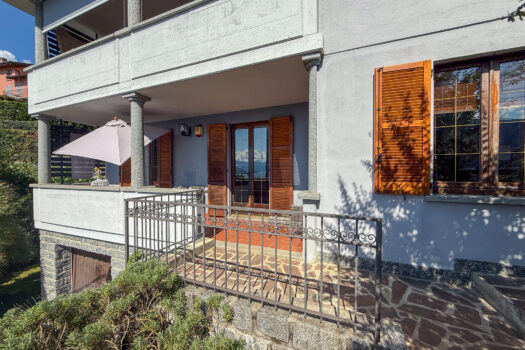 Three-room apartment with lake view in Gravedona – near the centre