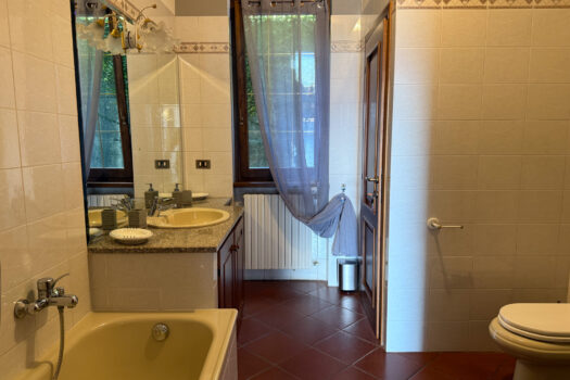 Three-room apartment with lake view in Gravedona – near the centre