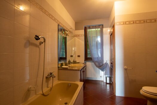 Three-room apartment with lake view in Gravedona – near the centre