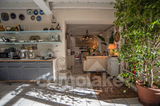 Villa facing the lake with private boathouse in Moltrasio