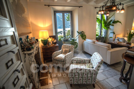 Villa facing the lake with private boathouse in Moltrasio