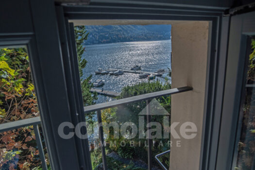 Villa facing the lake with private boathouse in Moltrasio