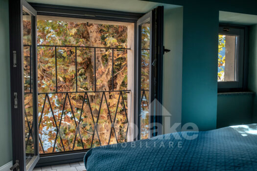 Villa facing the lake with private boathouse in Moltrasio