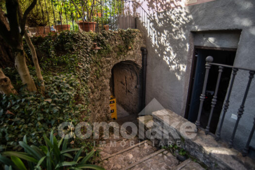 Villa facing the lake with private boathouse in Moltrasio