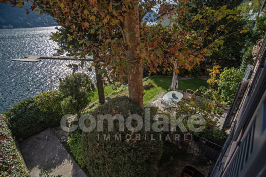 Villa facing the lake with boathouse in Moltrasio