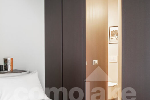 Open-plan apartment in a historic villa in downtown Cernobbio