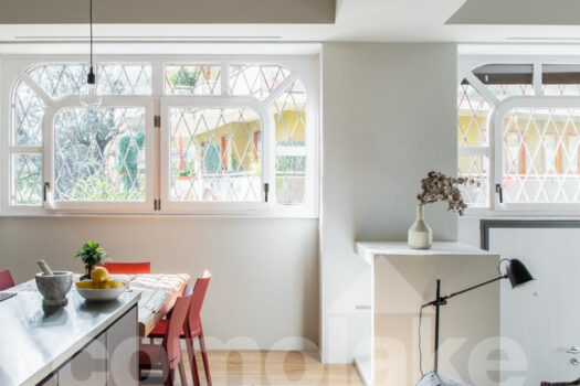 Open-plan apartment in a historic villa in downtown Cernobbio