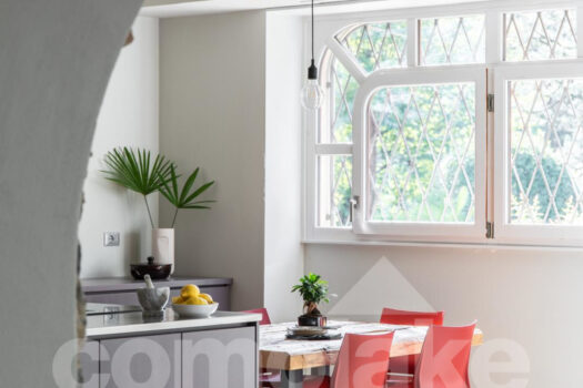 Open-plan apartment in a historic villa in downtown Cernobbio