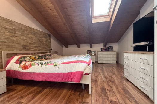 Apartment in a residence with swimming pool in Pianello del Lario – lake view