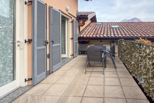 Apartment in a residence with swimming pool in Pianello del Lario – lake view