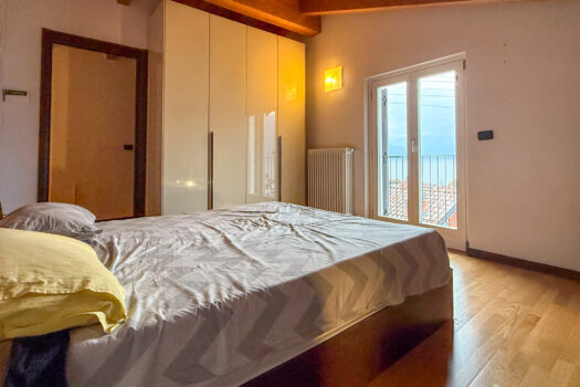 Small villa with garden in Pianello del Lario – lake view