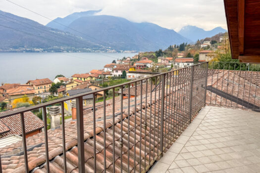 Small villa with garden in Pianello del Lario – lake view