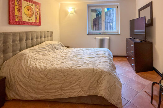 Small villa with garden in Pianello del Lario – lake view