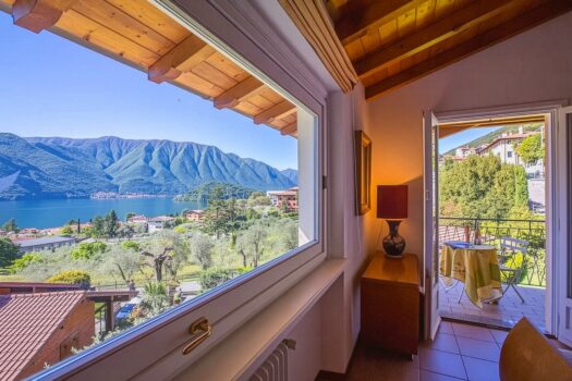 Small villa with garden in Tremezzina – stunning lake view