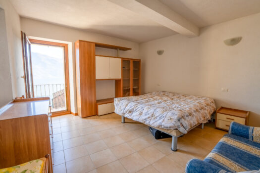 Renovated rustic house in Musso – in an historic village with lake views