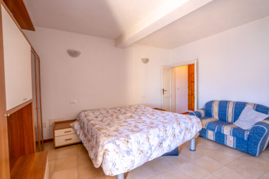 Renovated rustic house in Musso – in an historic village with lake views