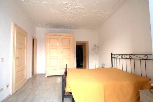 Lakefront apartment in Argegno – stunning lake views