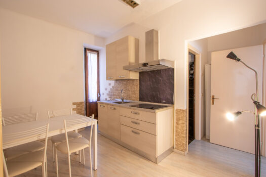 Lakefront apartment in Argegno – stunning lake views