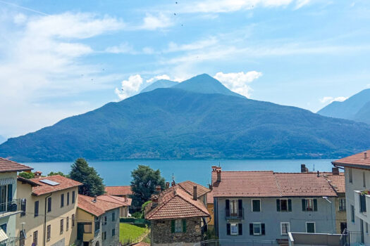 Large apartment in Pianello del Lario – lake view