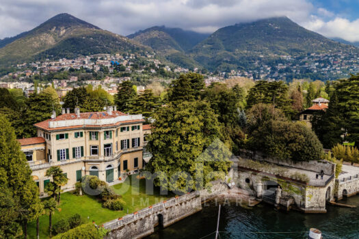 Attic in a historic villa on the lake in Cernobbio