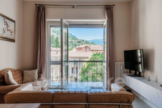 Central Cernobbio apartment with a terrace