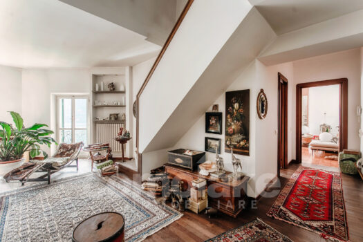 Attic in a historic villa on the lake in Cernobbio