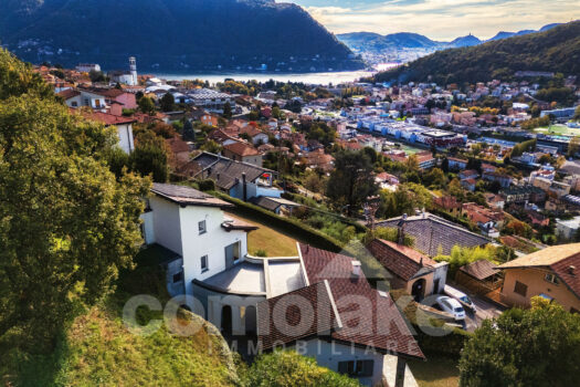 Modern villa with garden and lake view in Cernobbio