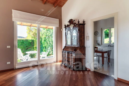 Modern villa with garden and lake view in Cernobbio