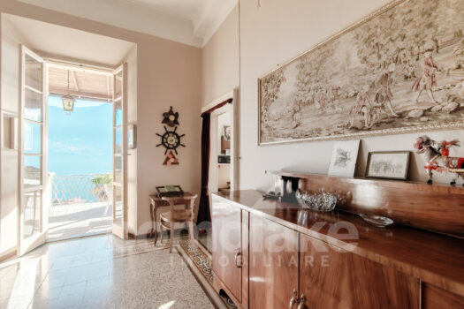 Historic house with terrace and garden in Moltrasio