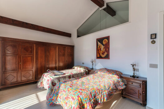 Modern villa with lake view