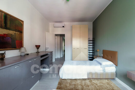 Central Cernobbio apartment with a terrace