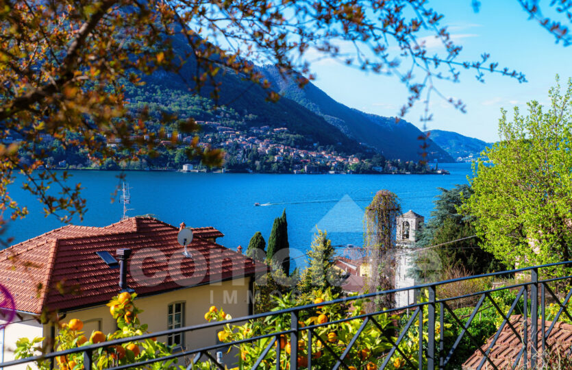 Detached house with a garden and lake view in Carate Urio