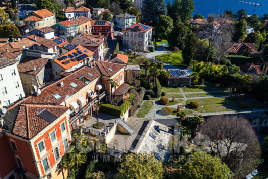 Open-plan apartment in a historic villa in downtown Cernobbio