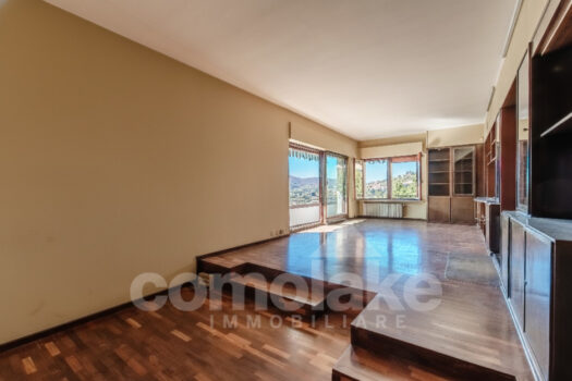 Penthouse with wonderful lake view in Cernobbio