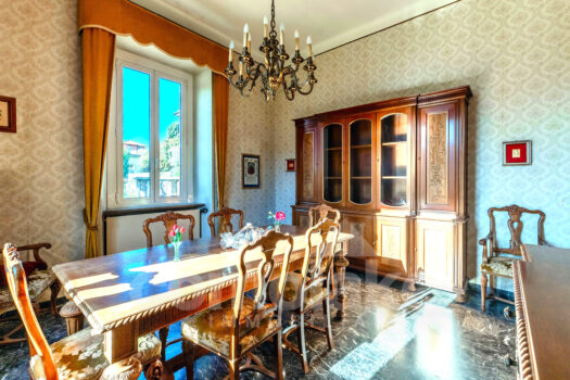 Classic villa with a large garden in Cernobbio