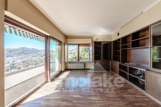 Penthouse with wonderful lake view in Cernobbio