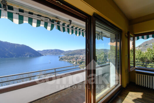 Penthouse with wonderful lake view in Cernobbio