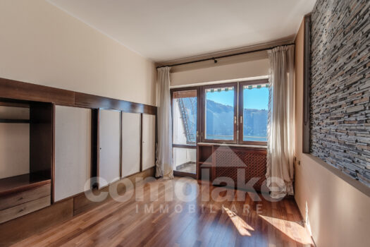 Penthouse with wonderful lake view in Cernobbio