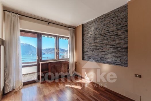 Penthouse with wonderful lake view in Cernobbio