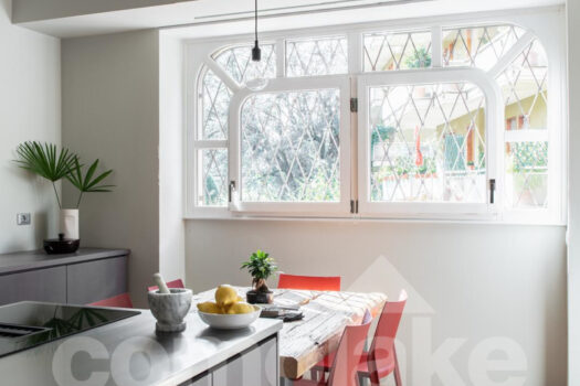 Open-plan apartment in a historic villa in downtown Cernobbio