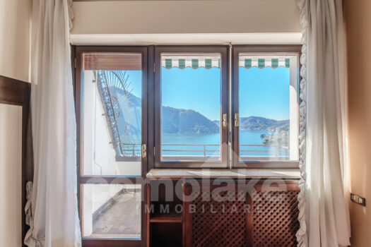 Penthouse with wonderful lake view in Cernobbio