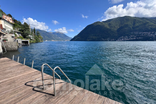 Lakeside home with a spacious terrace in Brienno