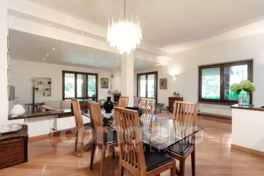 Independent villa with spacious garden in San Fermo Della Battaglia